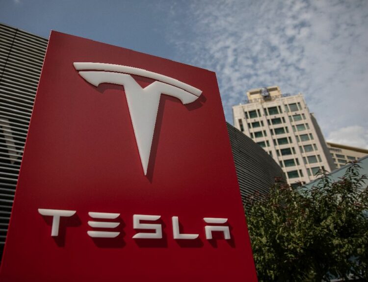 Τα κεντρικά γραφεία της Tesla στην Κίνα © EPA/ROMAN PILIPEY