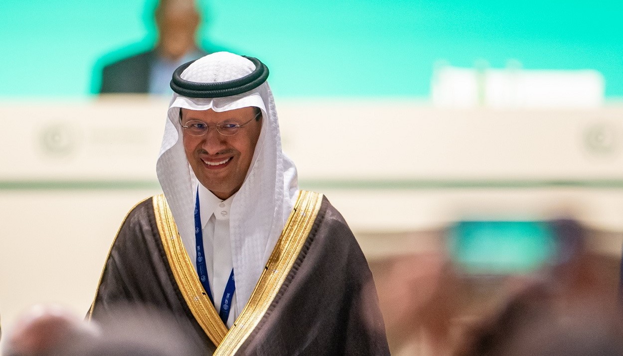 Ο υπουργός Ενέργειας, πρίγκιπας της Σαουδικής Αραβίας, Σαλμάν μπιν Αμπντουλαζίζ © EPA/MARTIN DIVISEK EPA-EFE/MARTIN DIVISEK (CORRECTION)