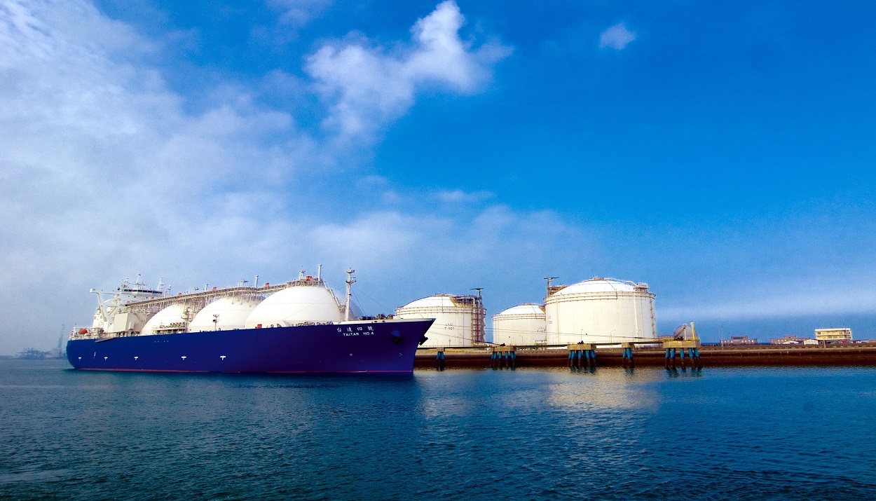 LNG tanker © EPA/CPC CORP, TAIWAN HANDOUT