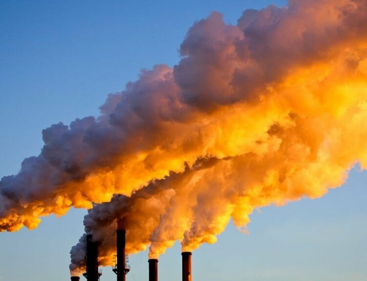 Εκπομπές ρύπων στη βιομηχανία © pixabay