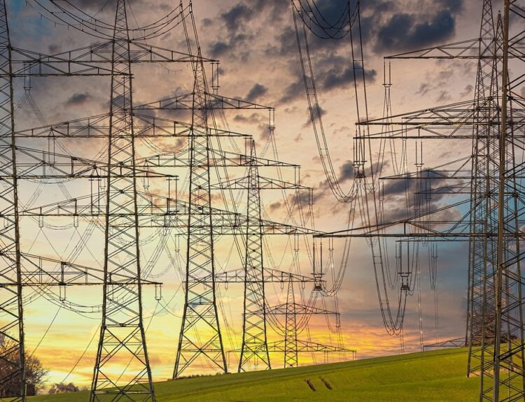 Ηλεκτρικό ρεύμα, πυλώνες © Pixabay