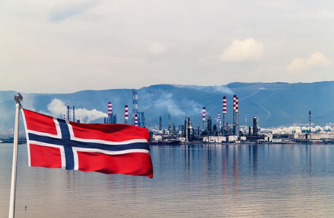 Η σημαία της Νορβηγίας, εργοστάσιο © pixabay/ Energygame.gr