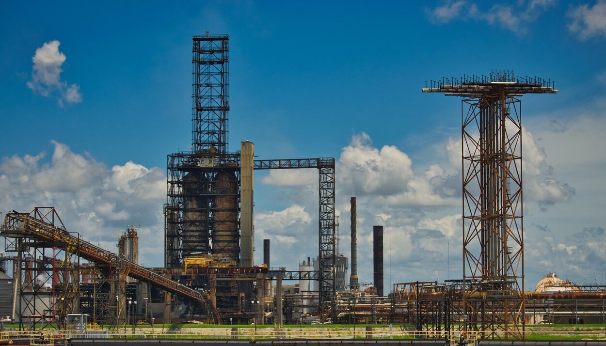 διυλιστήριο πετρελαίου ©pixabay