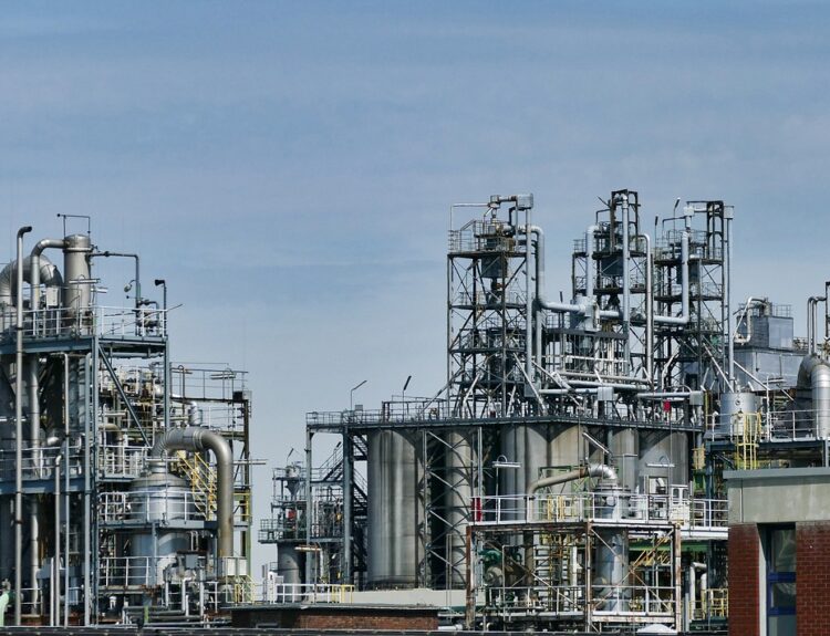 Διυλιστήρια πετρελαίου ©pixabay