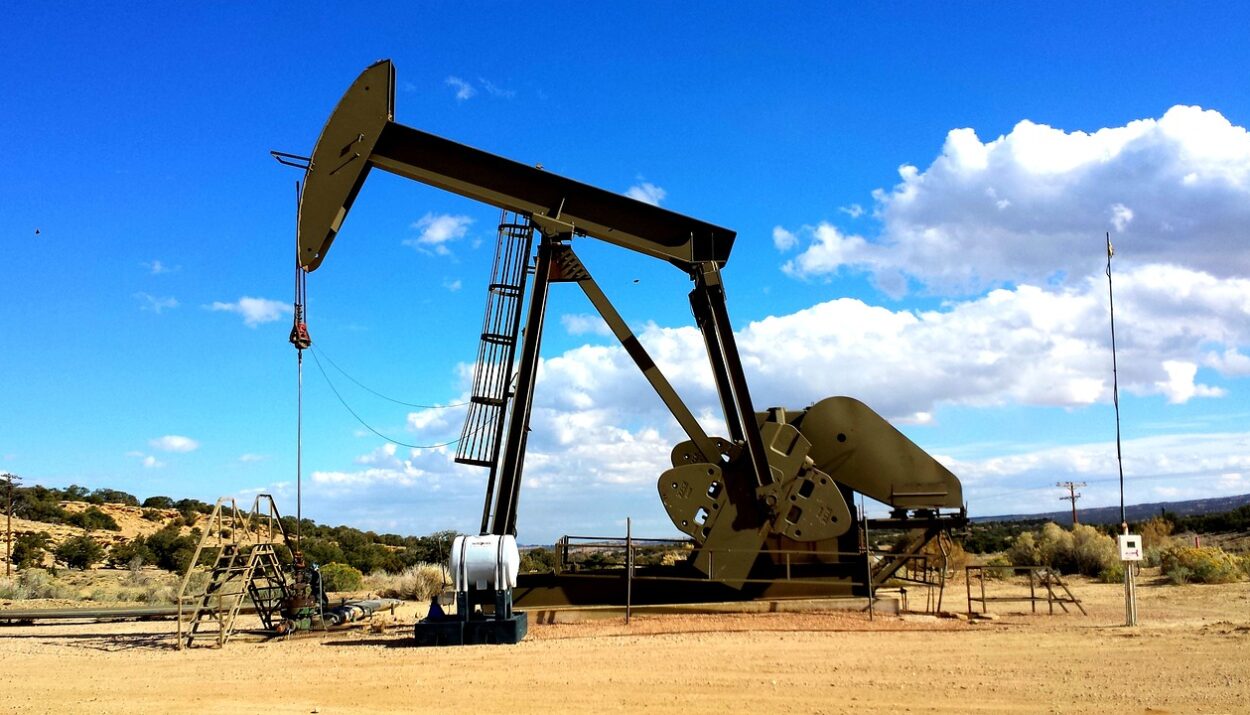 Διυλιστήριο πετρελαίου ©pixabay