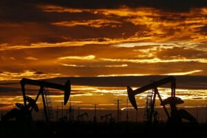 Αντλίες στις πετρελαιοπηγές κοντά στο Midland του Τέξας, ΗΠΑ © EPA/LARRY W. SMITH