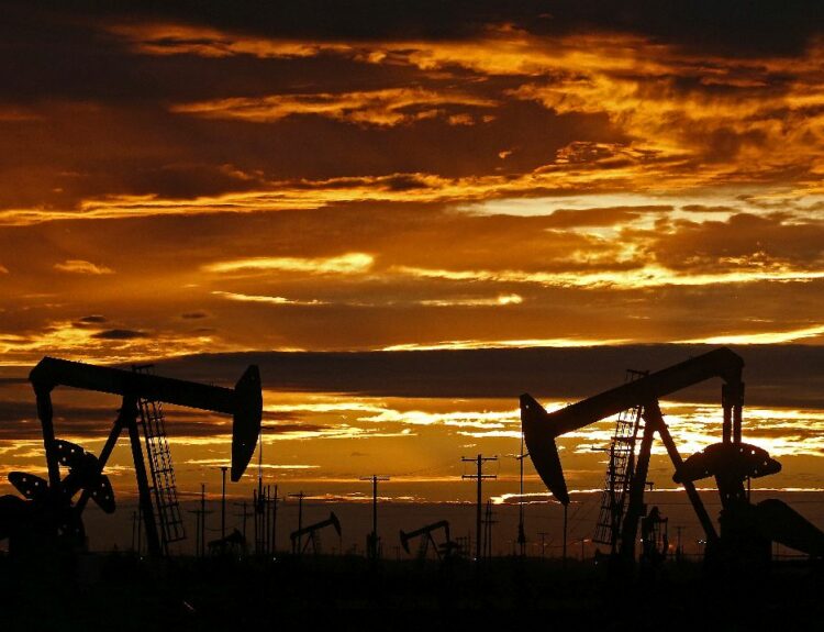 Αντλίες στις πετρελαιοπηγές κοντά στο Midland του Τέξας, ΗΠΑ © EPA/LARRY W. SMITH