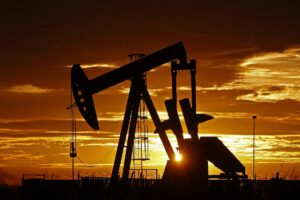 Αντλίες στις πετρελαιοπηγές κοντά στο Midland του Τέξας, ΗΠΑ © EPA/LARRY W. SMITH