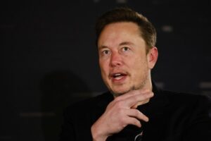 Έλον Μασκ © EPA/TOLGA AKMEN / POOL