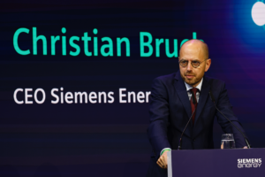 Christian Bruch, CEO της Siemens Energy © EPA/HANNIBAL HANSCHKE