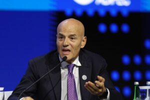 O διευθύνων σύμβουλος της Eni, Κλαούντιο Ντεσκάλτζι © EPA/ALI HAIDER