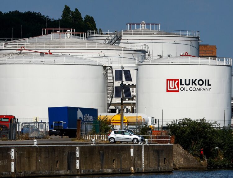 Το διυλιστήριο της Lukoil © EPA/STEPHANIE LECOCQ