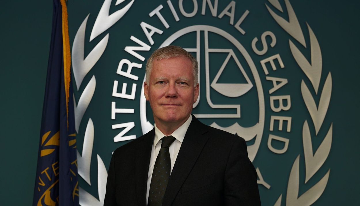 Ο γενικός γραμματέας της ρυθμιστικής αρχής του ΟΗΕ (ISA), Μίχαελ Λοτζ © isa.org.jm