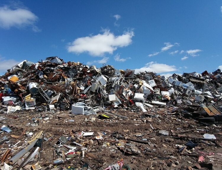 Απόβλητα, χωματερή © Pixabay