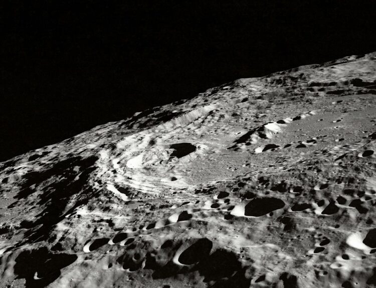 Η Επιφάνεια της Σελήνης ©Unsplash