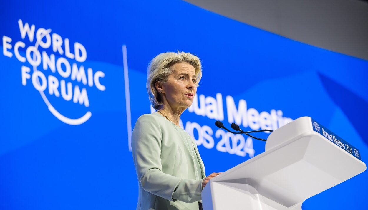 Ούρσουλα φον ντερ Λάιεν © EPA/GIAN EHRENZELLER