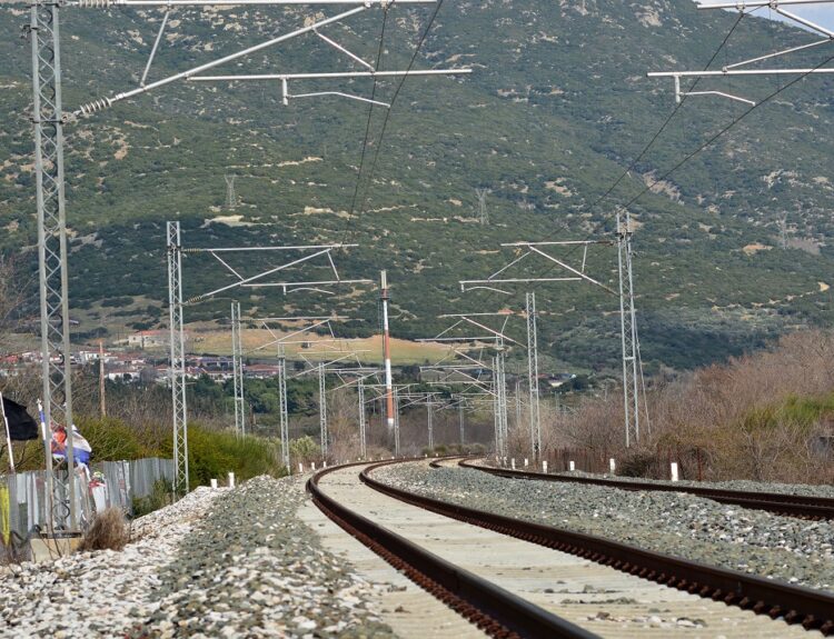 Σιδηροδρομικές γραμμές στα Τέμπη © ΑΠΕ-ΜΠΕ/ΑΠΕ-ΜΠΕ/ΑΠΟΣΤΟΛΗΣ ΝΤΟΜΑΛΗΣ