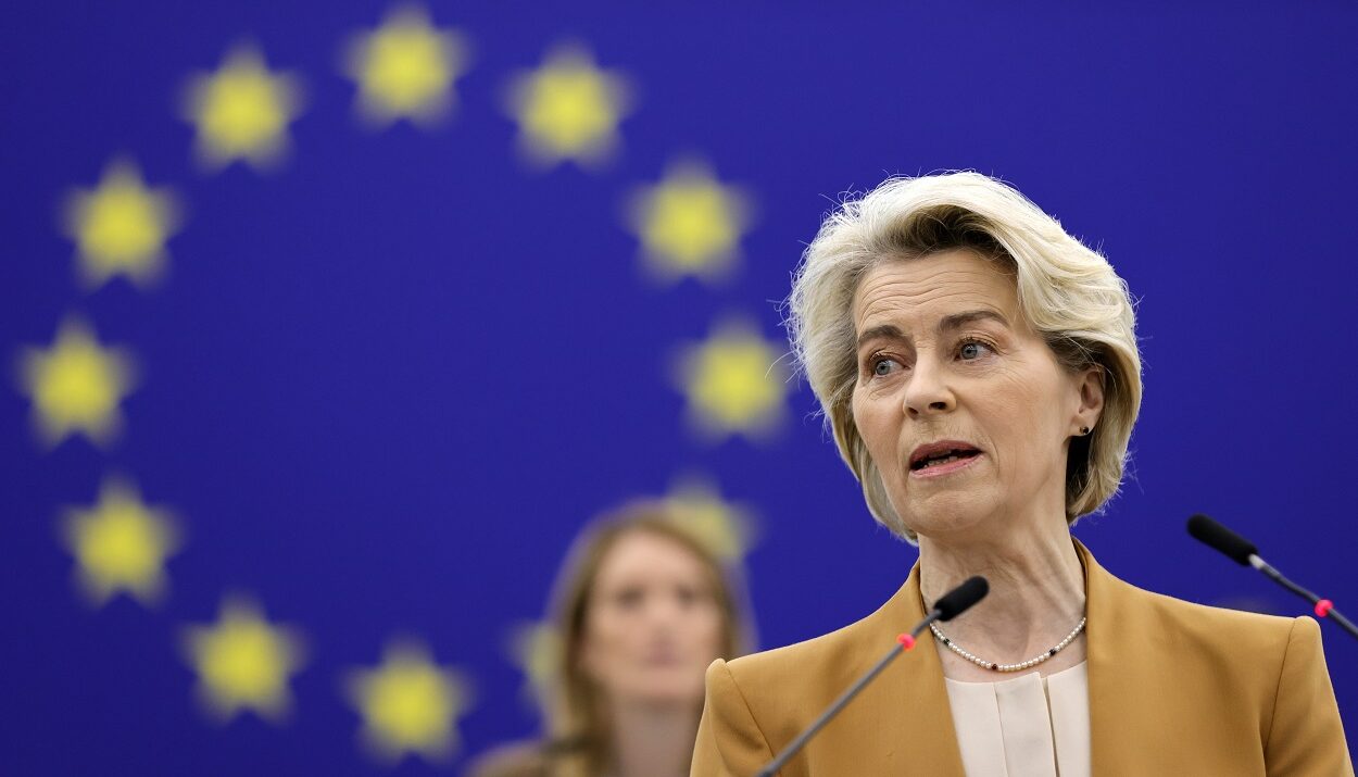 H Ούρσουλα Φον ντερ Λάιεν © EPA/RONALD WITTEK