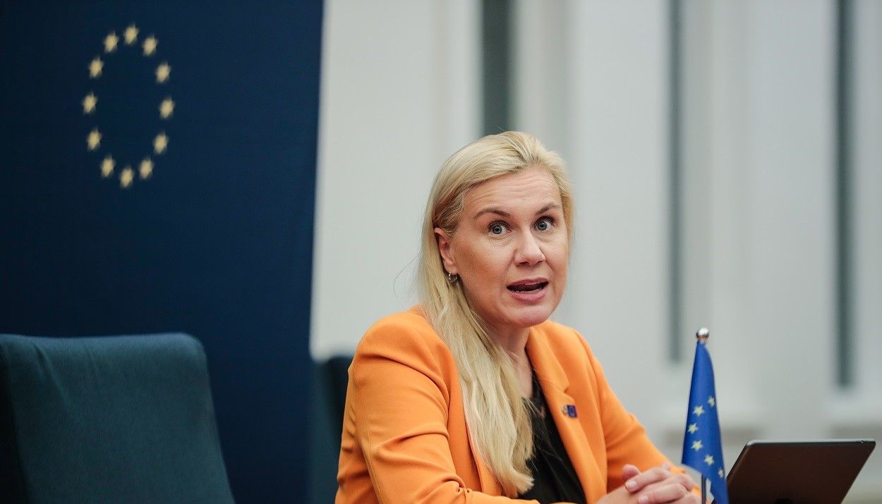 Η επικεφαλής της ενεργειακής πολιτικής της ΕΕ Κάντρι Σίμσον © EPA/WU HAO