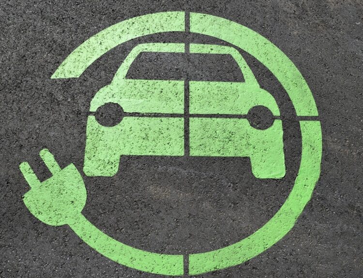 Ηλεκτρικό αυτοκίνητο φόρτιση ©pixabay