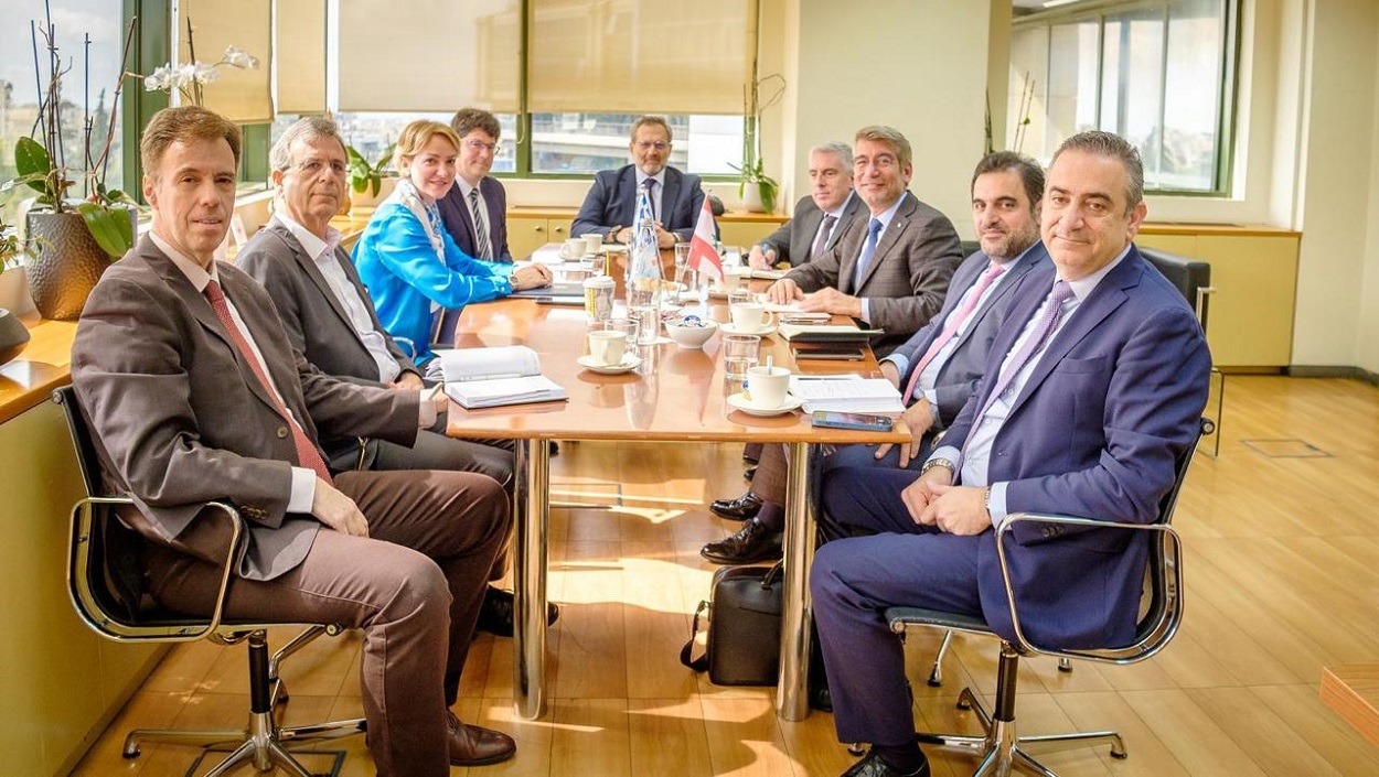 Συνάντηση Σδούκου με τον Υπουργό Ενέργειας και Υδάτων Λίβανου , κύριο Walid Fayad ©ΔΤ
