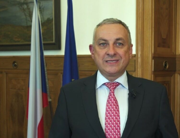 O υπουργός Βιομηχανίας και Εμπορίου Τζόζεφ Σίκελα © Youtube/Printscreen