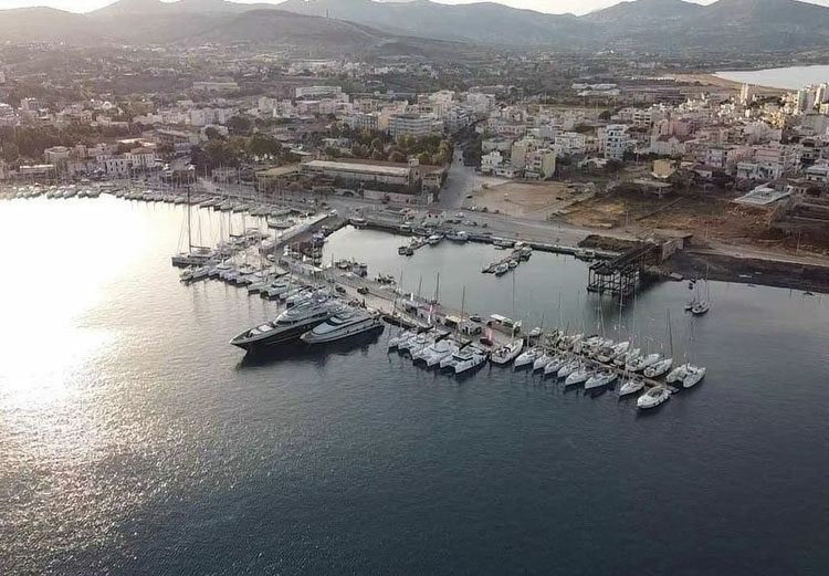 Μαρίνα Λαυρίου © instagram.com/cv_yachts/