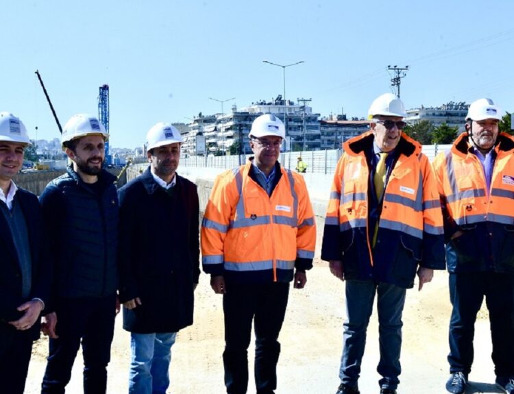 Επίσκεψη της πολιτικής ηγεσίας του Υπουργείου Υποδομών και Μεταφορών σε εργοτάξια κατασκευής της Γραμμής 4 του Μετρό της Αθήνας ©ΔΤ