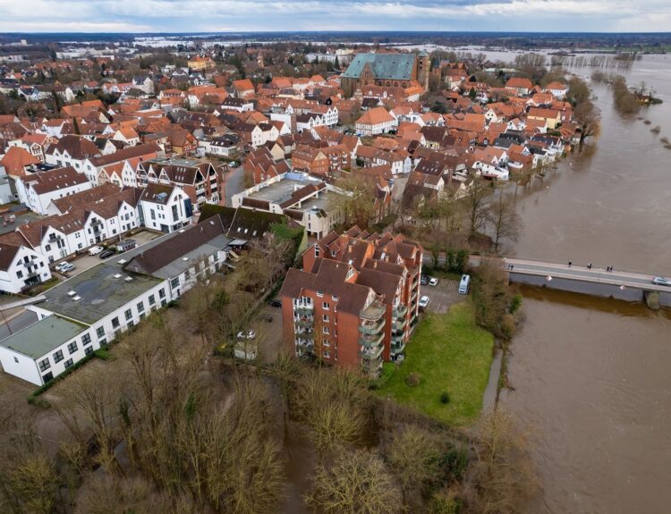 Πλημμύρες, φυσικές καταστροφές στη Γερμανία © EPA/STR