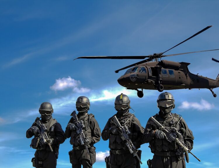 Αμυντική βιομηχανία, στρατιώτες © pixabay