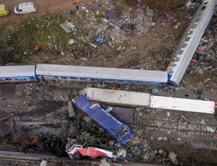 Εικόνες από drone από το πολύνεκρο σιδηροδρομικό δυστύχημα στα Τέμπη έξω από την Λάρισα @ Eurokinissi / ΒΑΣΙΛΗΣ ΒΕΡΒΕΡΙΔΗΣ