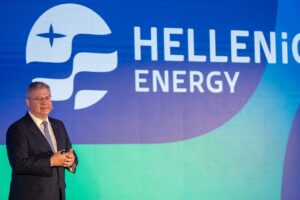 Ο CEO της HELLENiQ ENERGY κ. Ανδρέας Σιάμισιης ανακοινώνει τη δημιουργία της ΕΚΟ Energy ©ΔΤ
