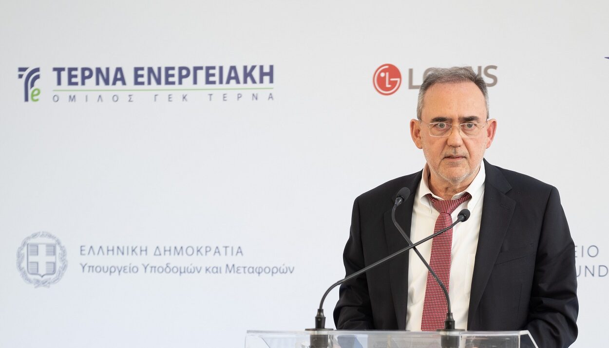 Πιλοτική εφαρμογή ανέπαφων πληρωμών με τραπεζική κάρτα στις λεωφορειακές γραμμές του ΔΑΑ ©ΔΤ