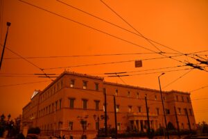Αφρικανική σκόνη στην Αθήνα © ΤΑΤΙΑΝΑ ΜΠΟΛΑΡΗ/EUROKINISSI