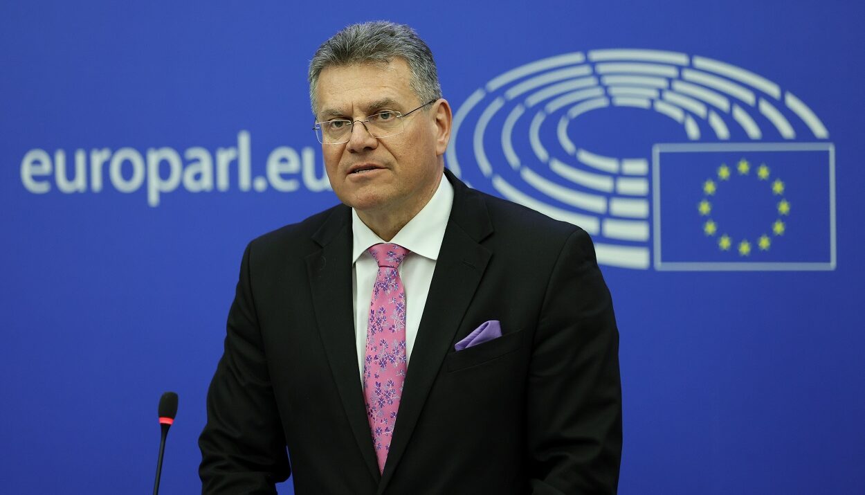 Μάρος Σεφκοβιτς ©EPA/RONALD WITTEK