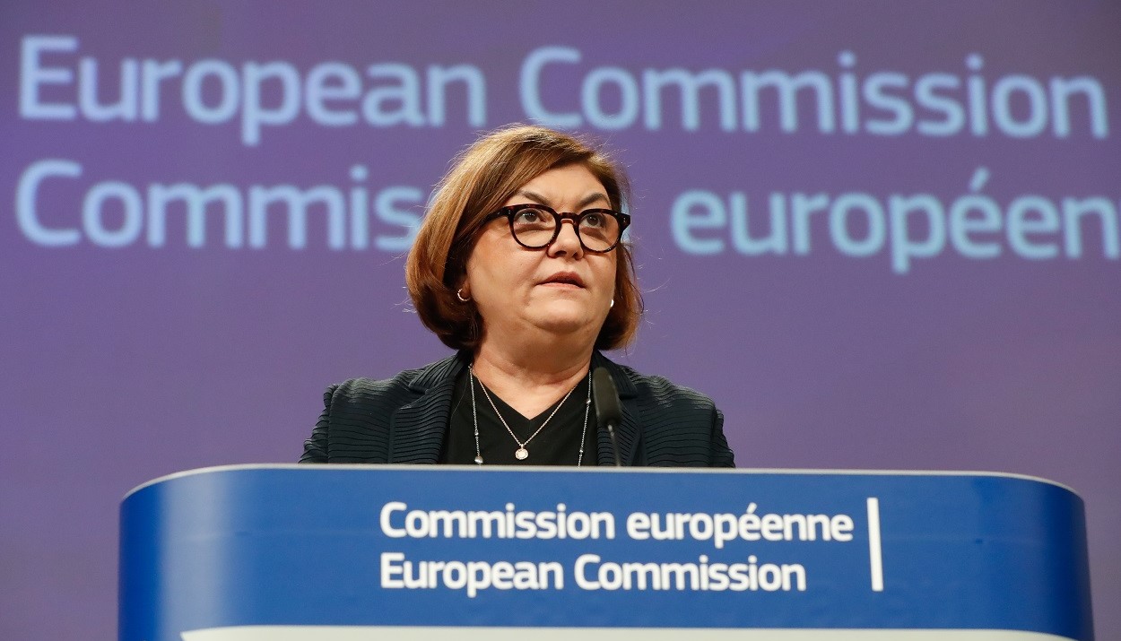 Ευρωπαία Επίτροπος Μεταφορών Αντίνα Βαλεάν © EPA/STEPHANIE LECOCQ
