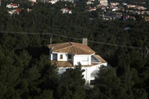 Εκτός σχεδίου δόμηση στην πλαγιά της Πάρνηθας, αυθαίρετα © Eurokinissi / / ΧΑΣΙΑΛΗΣ ΒΑΪΟΣ