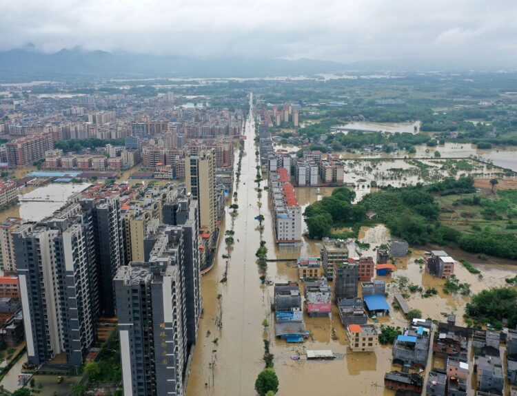 Κίνα, πλημμύρα © EPA/XINHUA / Huang Guobao CHINA OUT / UK AND IRELAND OUT / MANDATORY CREDIT EDITORIAL USE ONLY EDITORIAL USE ONLY