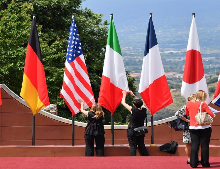 G7 © EPA/ETTORE FERRARI