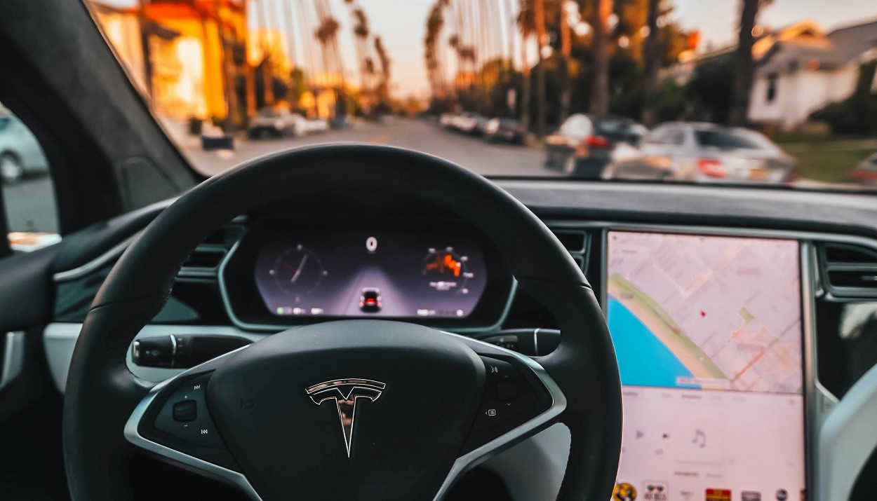 Αυτόνομη οδήγηση, Tesla © Unsplash