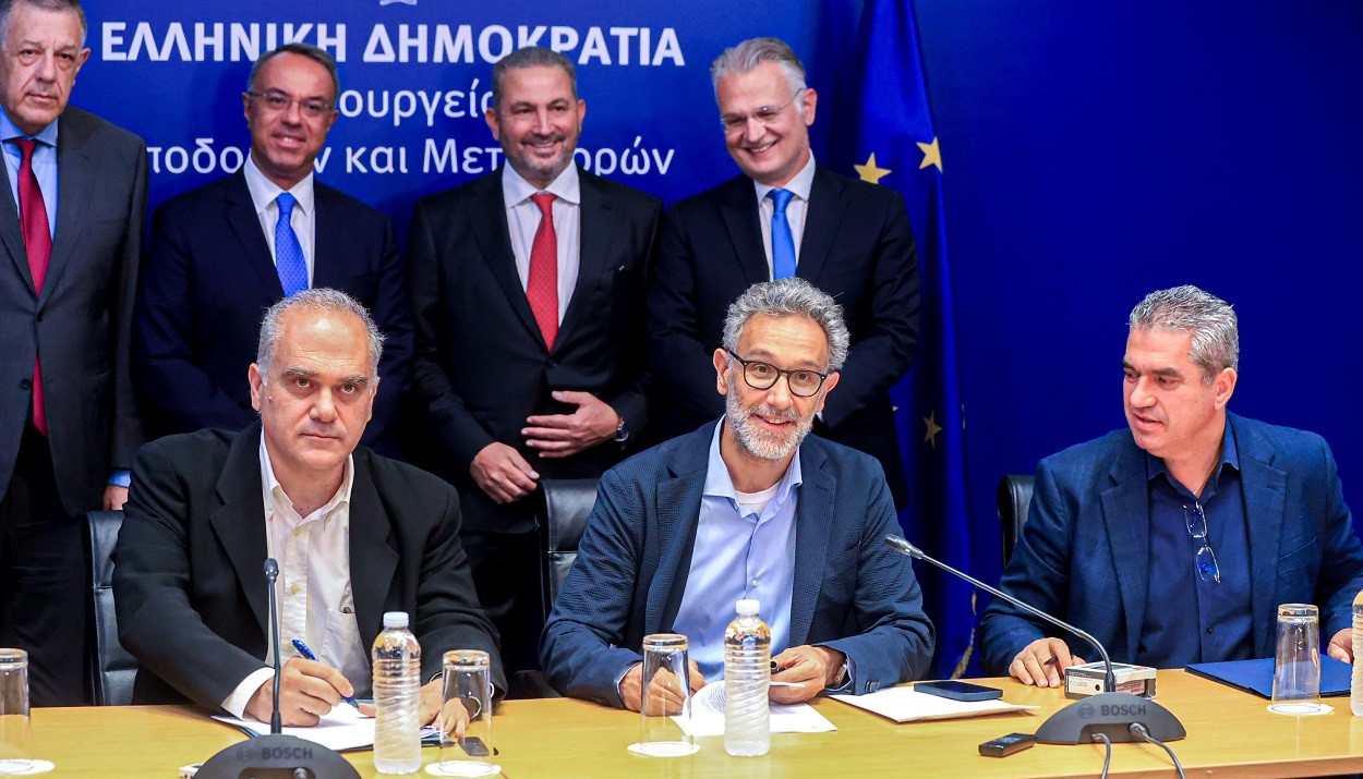 Υπογραφή σύμβασης για την κατασκευή του έργου «Βελτίωση 9ης Εθνικής Οδού (Τμήμα παράκαμψη Γιάλοβα Π.Ε. Μεσσηνίας)», Intrakat © ΔΤ