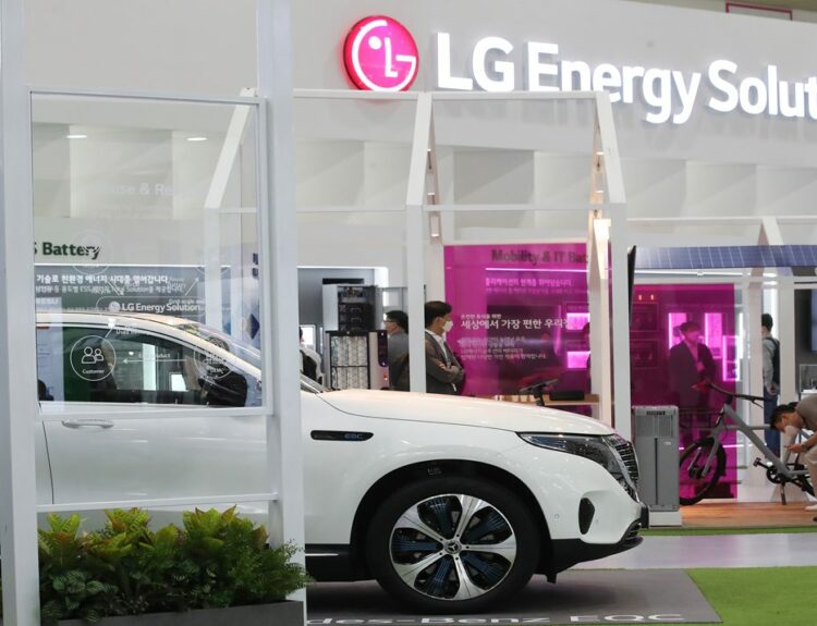 LG Energy Solution © EPA/YONHAP SOUTH KOREA OUT