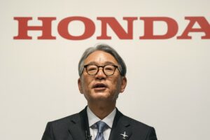 O CEO της Honda, Toshihiro Mibe © EPA/KIMIMASA MAYAMA