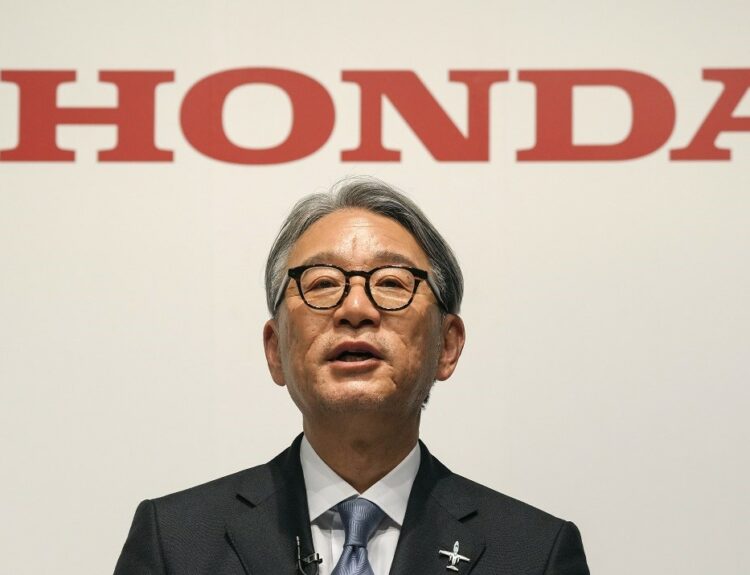 O CEO της Honda, Toshihiro Mibe © EPA/KIMIMASA MAYAMA