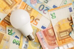 Ηλεκτρικό ρεύμα, λογαριασμοί, πληρωμές © 123rf