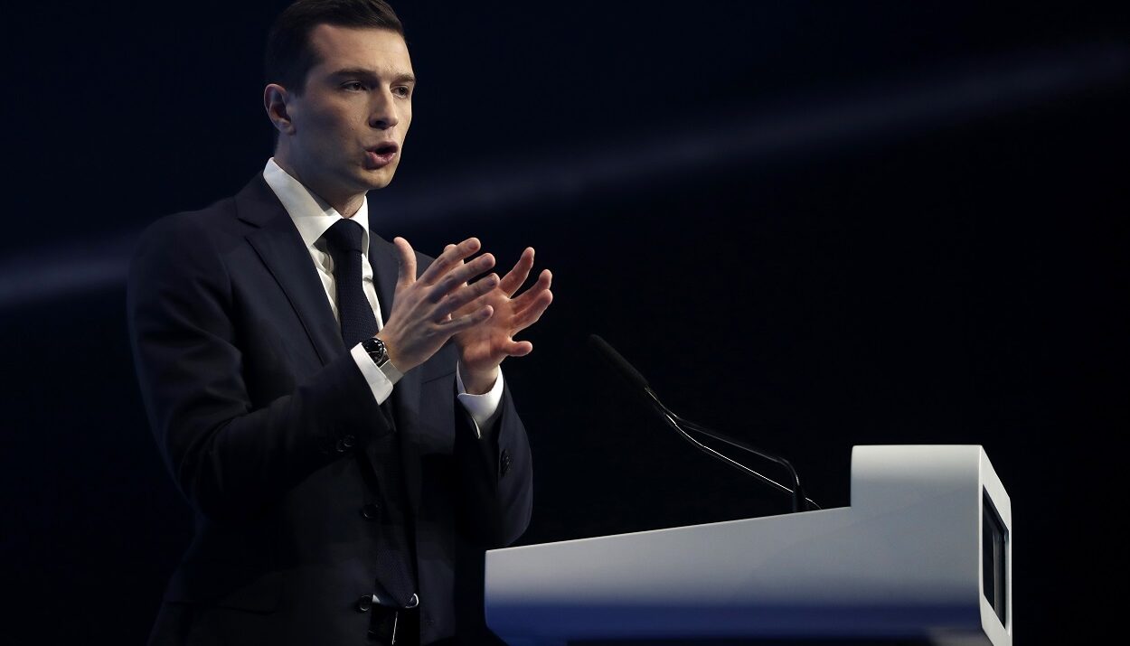 Ζορντάν Μπαρντελά ©EPA/Guillaume Horcajuelo