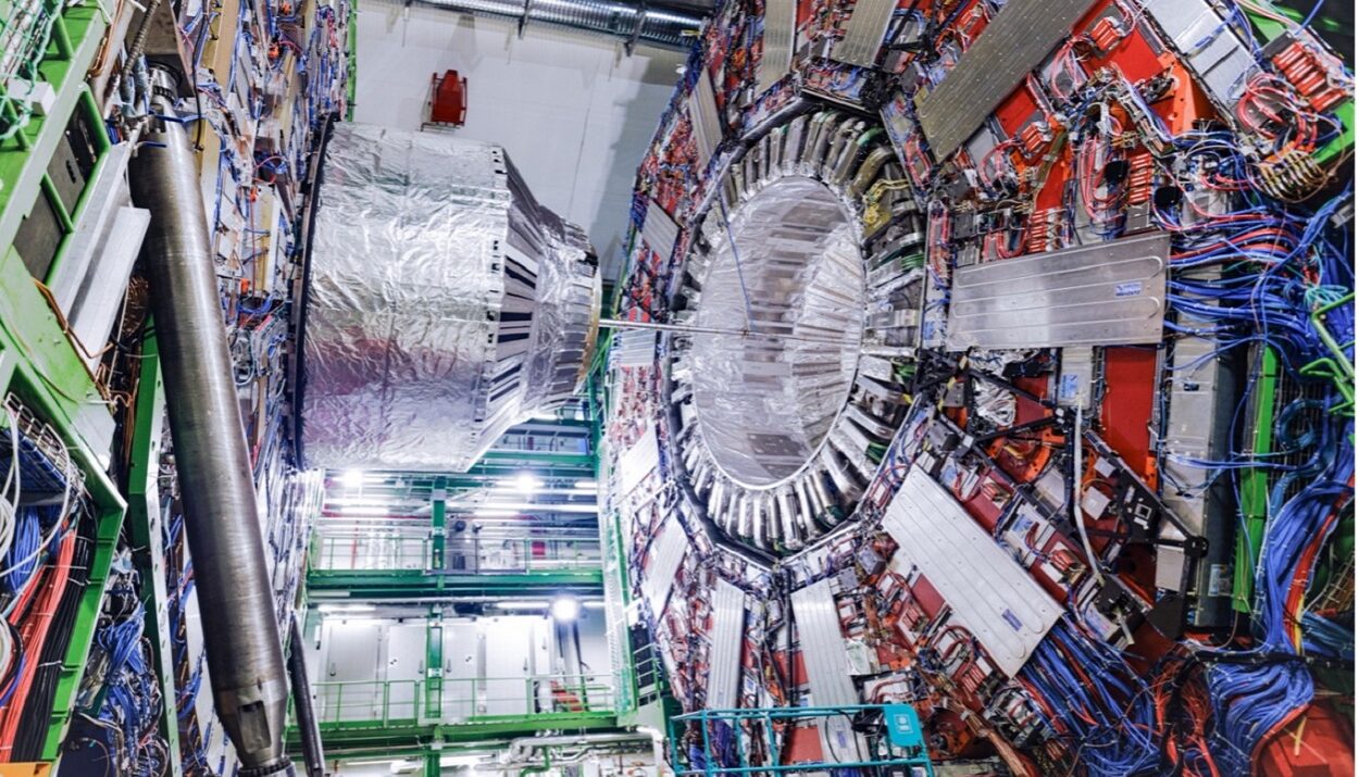CERN ©https://home.cern/news/news/physics/cms-experiment-cern-measures-key-parameter-standard-model