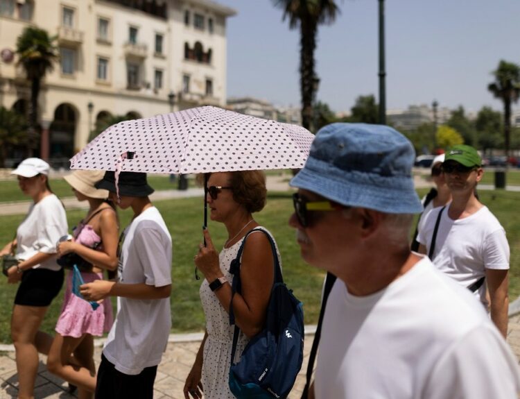 Καύσωνας στη Θεσσαλονίκη © ΑΠΕ-ΜΠΕ/ΑΠΕ-ΜΠΕ/ΑΧΙΛΛΕΑΣ ΧΗΡΑΣ