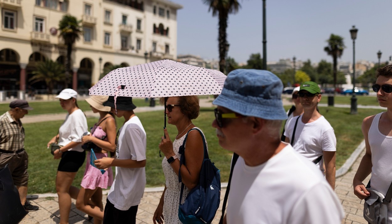 Καύσωνας στη Θεσσαλονίκη © ΑΠΕ-ΜΠΕ/ΑΠΕ-ΜΠΕ/ΑΧΙΛΛΕΑΣ ΧΗΡΑΣ
