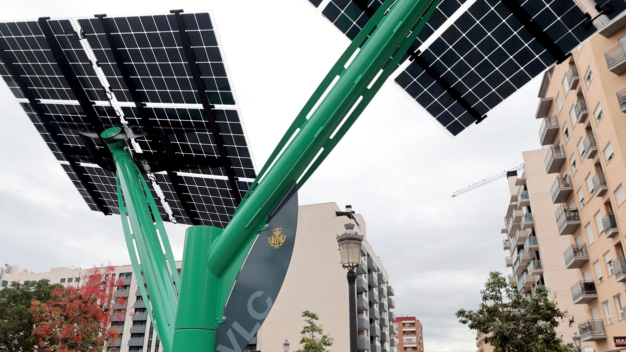 Φωτοβολταϊκά Δέντρα ©https://www.valencia.es/cas/actualidad/-/content/%C3%81rboles-fotovoltaicos